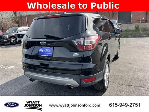 Used 2017 Ford Escape SE image 3