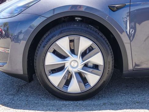 Used 2023 Tesla Model Y Long Range AWD/4WD image 10
