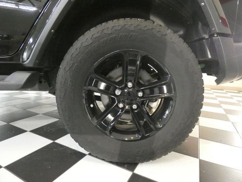 Used 2022 Jeep Wrangler Unlimited Sahara image 7