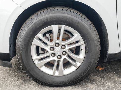 Used 2018 Buick Enclave Essence image 9