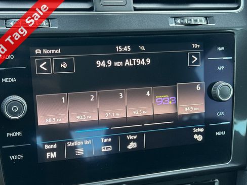 Used 2017 Volkswagen e-Golf SEL Premium image 18