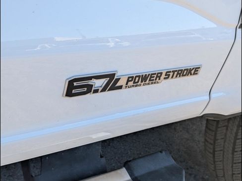 Used 2025 Ford F250 XLT image 8