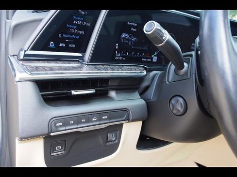 Used 2021 Cadillac Escalade ESV Premium Luxury w/ LPO, Illumination Package image 28