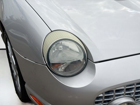 Used 2004 Ford Thunderbird image 24