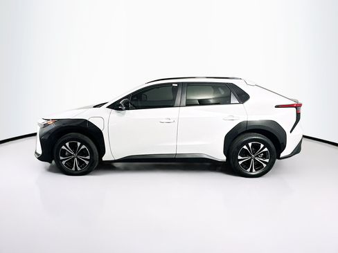 Used 2025 Toyota bZ4X FWD image 4