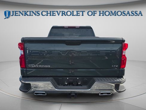 Used 2025 Chevrolet Silverado 1500 LTZ AWD/4WD image 4