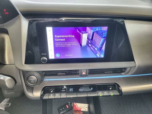 Used 2025 Toyota Prius XLE image 18