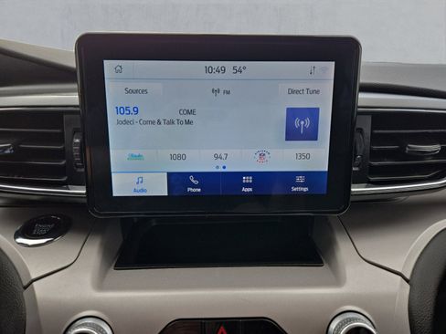 Used 2023 Ford Explorer XLT w/ Equipment Group 202A image 18