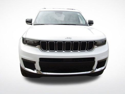 Used 2023 Jeep Grand Cherokee L Limited AWD/4WD image 4