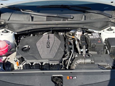 Used 2025 Kia Sportage LX image 32