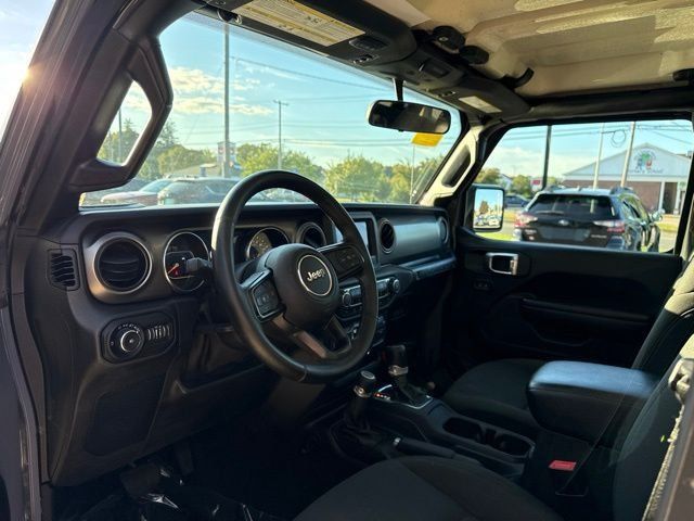 Used 2021 Jeep Wrangler Unlimited Sport AWD/4WD image 12