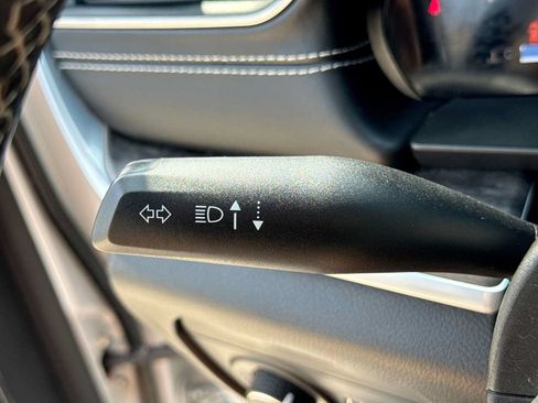 Used 2022 Jeep Grand Cherokee Overland AWD/4WD image 27