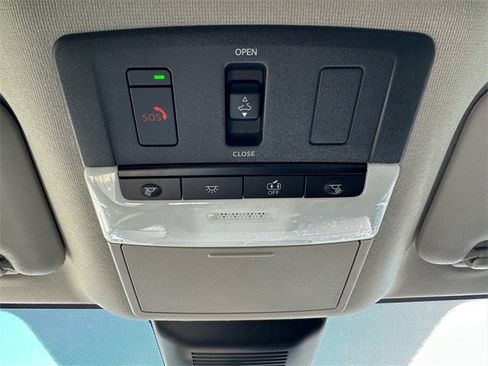 New 2025 Nissan Sentra SR w/ SR Premium Package image 25