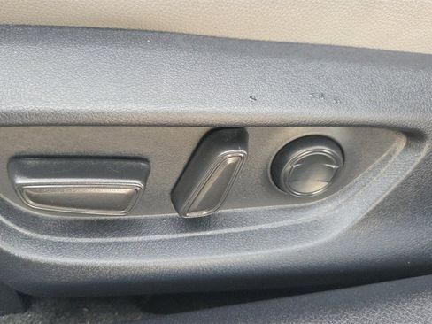 Used 2025 Toyota Camry SE image 27