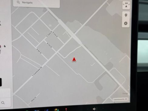 Used 2021 Tesla Model 3 Standard Range Plus RWD image 3