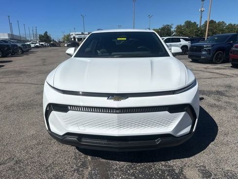 New 2026 Chevrolet Equinox EV LT image 8