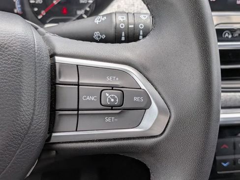 Used 2024 Jeep Compass Latitude AWD/4WD image 24