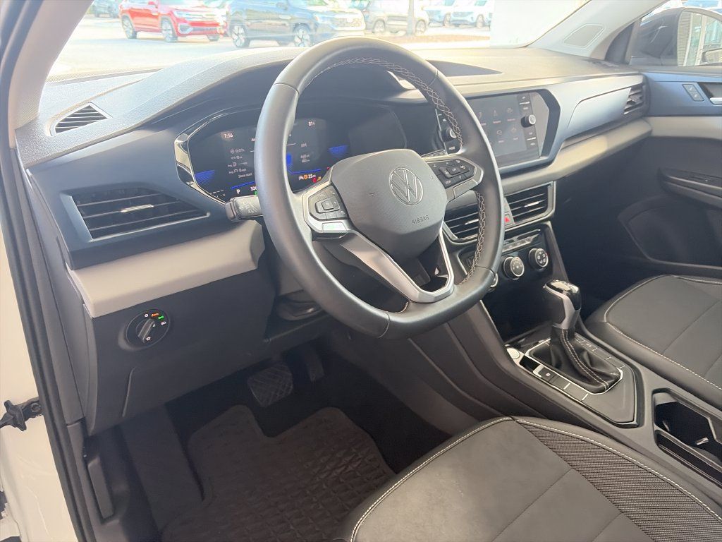 Certified 2023 Volkswagen Taos SE w/ Panoramic Sunroof Package FWD image 12