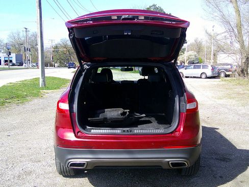 Used 2016 Lincoln MKX Reserve w/ Cargo Utility Package image 9