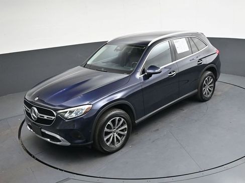 Used 2024 Mercedes-Benz GLC 300 image 27