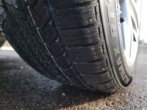 Used 2017 Lincoln MKC Reserve w/ Lincoln MKC Climate Package image 18