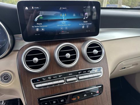 Used 2020 Mercedes-Benz GLC 300 4MATIC image 27