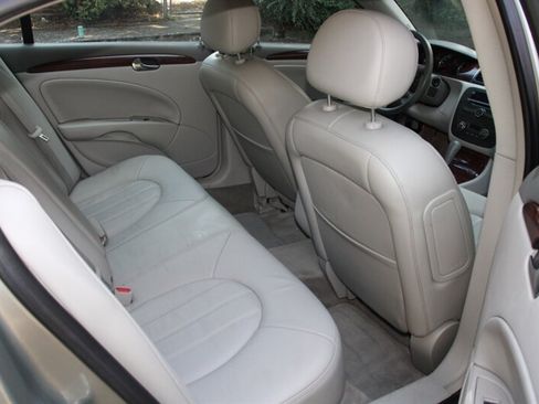 Used 2007 Buick Lucerne CXL FWD image 6