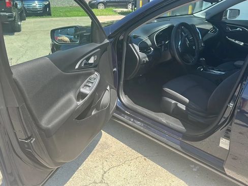 Used 2017 Chevrolet Malibu LS FWD image 9