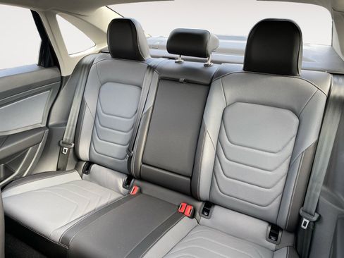 Used 2025 Volkswagen Jetta SEL FWD image 15