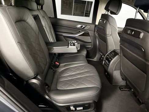 Used 2024 BMW X7 xDrive40i w/ Premium Package AWD/4WD image 39