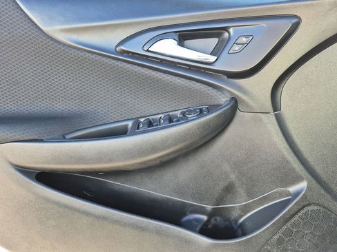 Used 2018 Chevrolet Malibu LT image 7