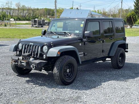 Used 2017 Jeep Wrangler Unlimited Sport w/ Connectivity Group AWD/4WD image 5