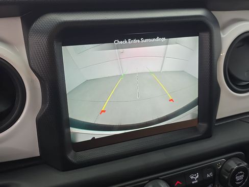 Used 2021 Jeep Wrangler Unlimited Islander image 22