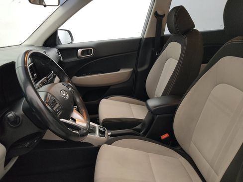 Used 2021 Hyundai Venue SEL w/ Premium Package FWD image 17