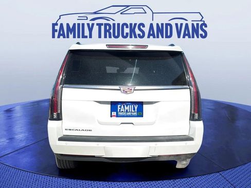 Used 2019 Cadillac Escalade Premium Luxury image 4