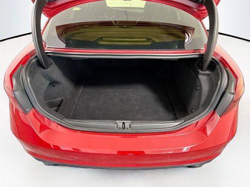 Used 2019 Alfa Romeo Giulia w/ Nero Edizione RWD image 4