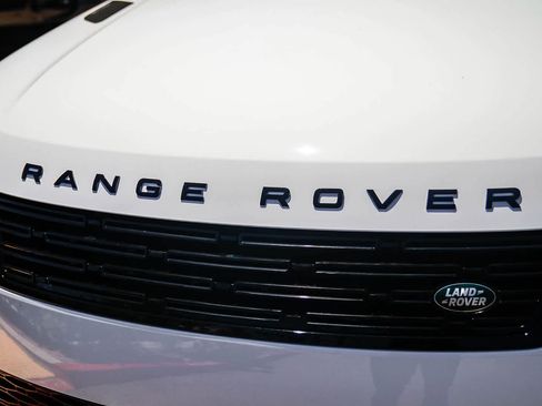 New 2026 Land Rover Range Rover Sport Dynamic SE AWD/4WD image 11