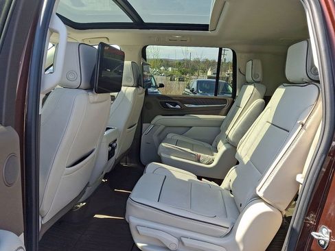 Used 2023 GMC Yukon XL Denali w/ LPO, Floor Liner Package AWD/4WD image 11