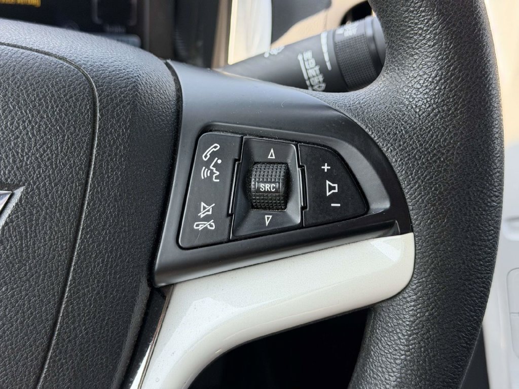 Used 2013 Chevrolet Volt FWD image 19