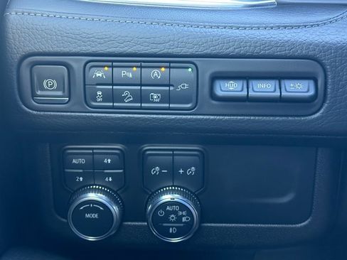 Used 2022 GMC Yukon Denali image 37