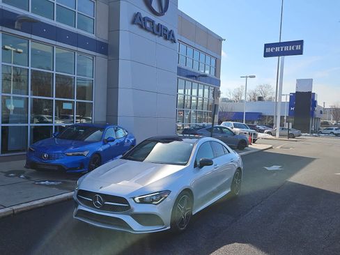 Used 2023 Mercedes-Benz CLA 250 4MATIC image 1