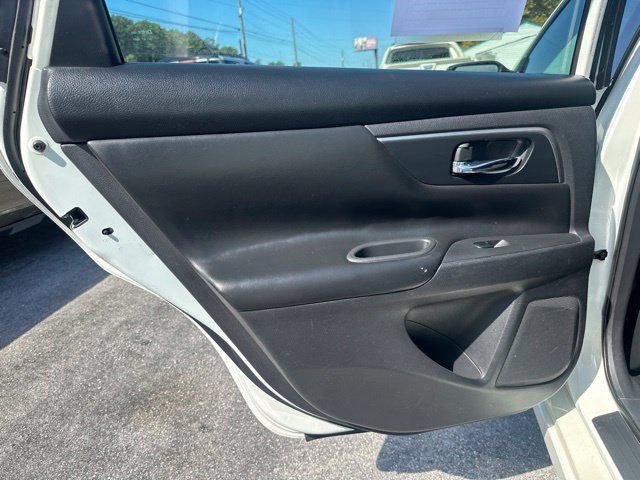Used 2015 Nissan Altima 2.5 S w/ Sport Value Package FWD image 8