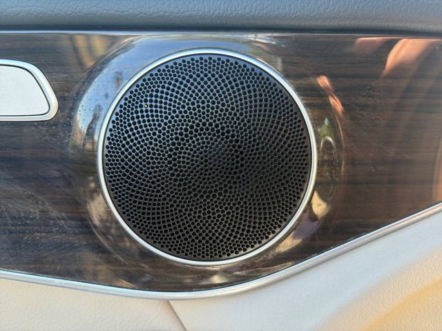 Used 2018 Mercedes-Benz GLC 300 4MATIC image 27