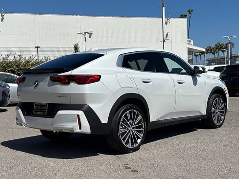 New 2026 BMW X2 xDrive28i w/ Technology Package AWD/4WD image 4