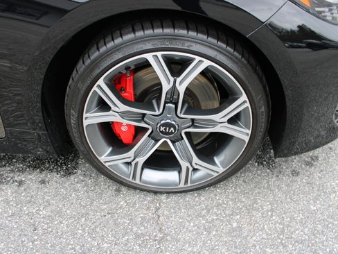 Used 2018 Kia Stinger GT1 image 11