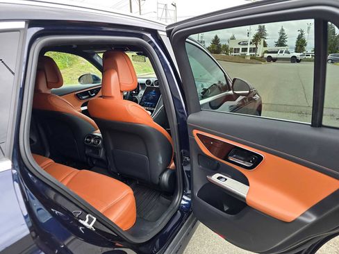 Used 2024 Mercedes-Benz GLC 300 4MATIC image 13