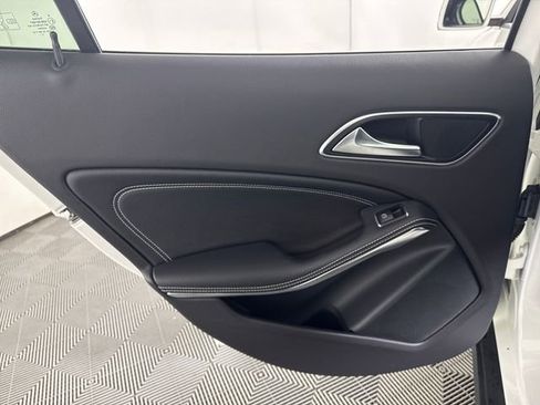 Used 2018 Mercedes-Benz GLA 250 4MATIC image 19