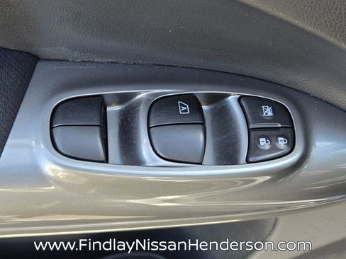 Used 2017 Nissan Juke S FWD image 20