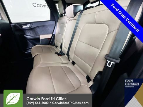 Used 2020 Ford Escape Titanium image 29