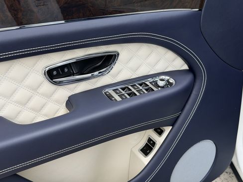 Certified 2023 Bentley Bentayga AWD/4WD image 15